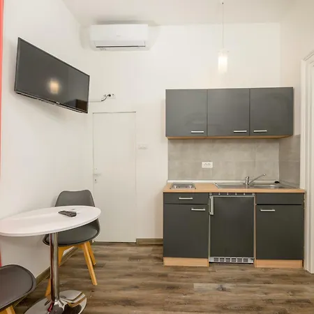 Apartment Tiho & Nena Pula